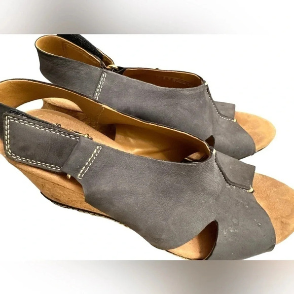 Clarks soft cushion cork wedge heel - Picture 3 of 11